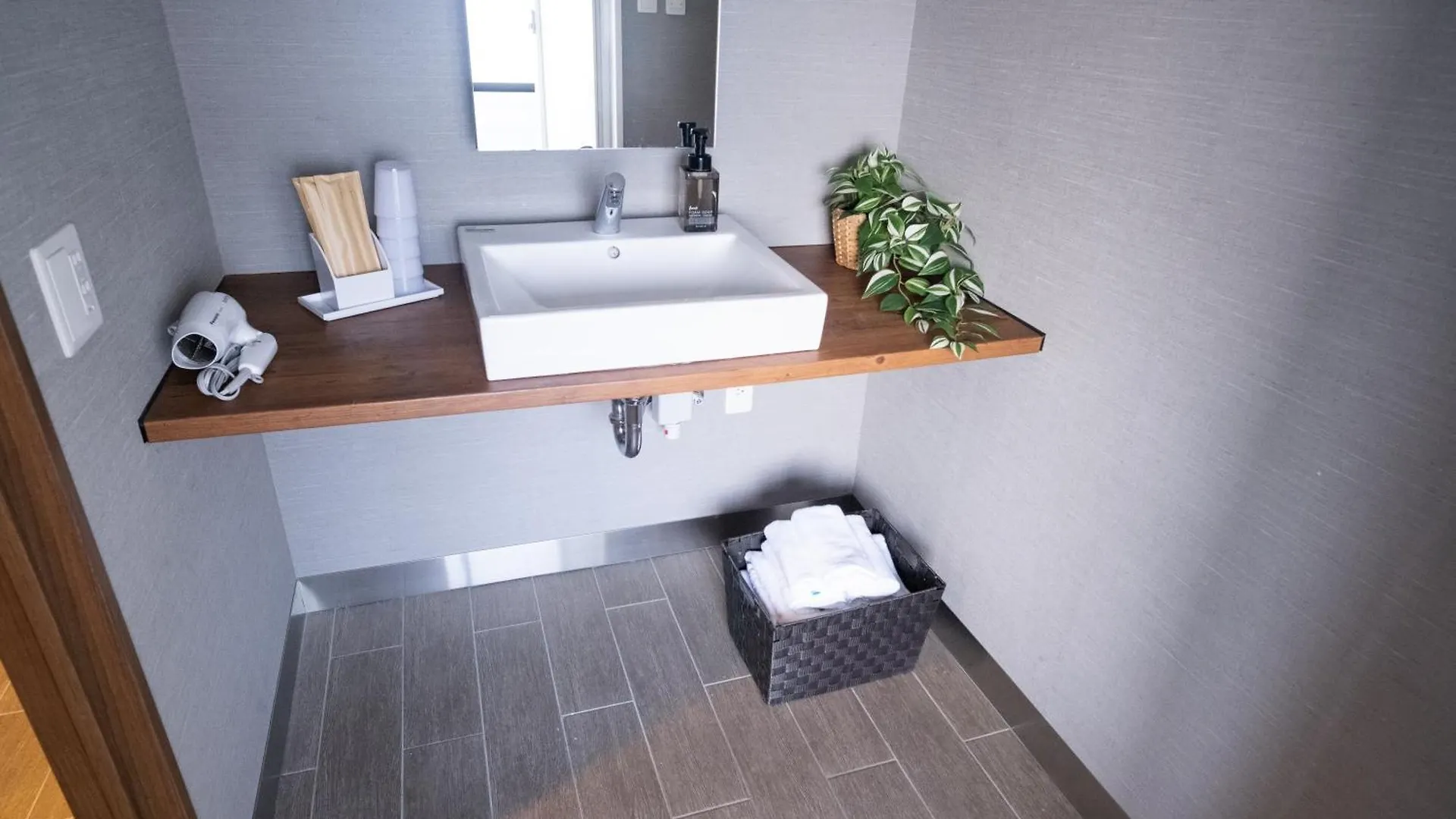 Wayfarer Shinsaibashi Hotel Osaka