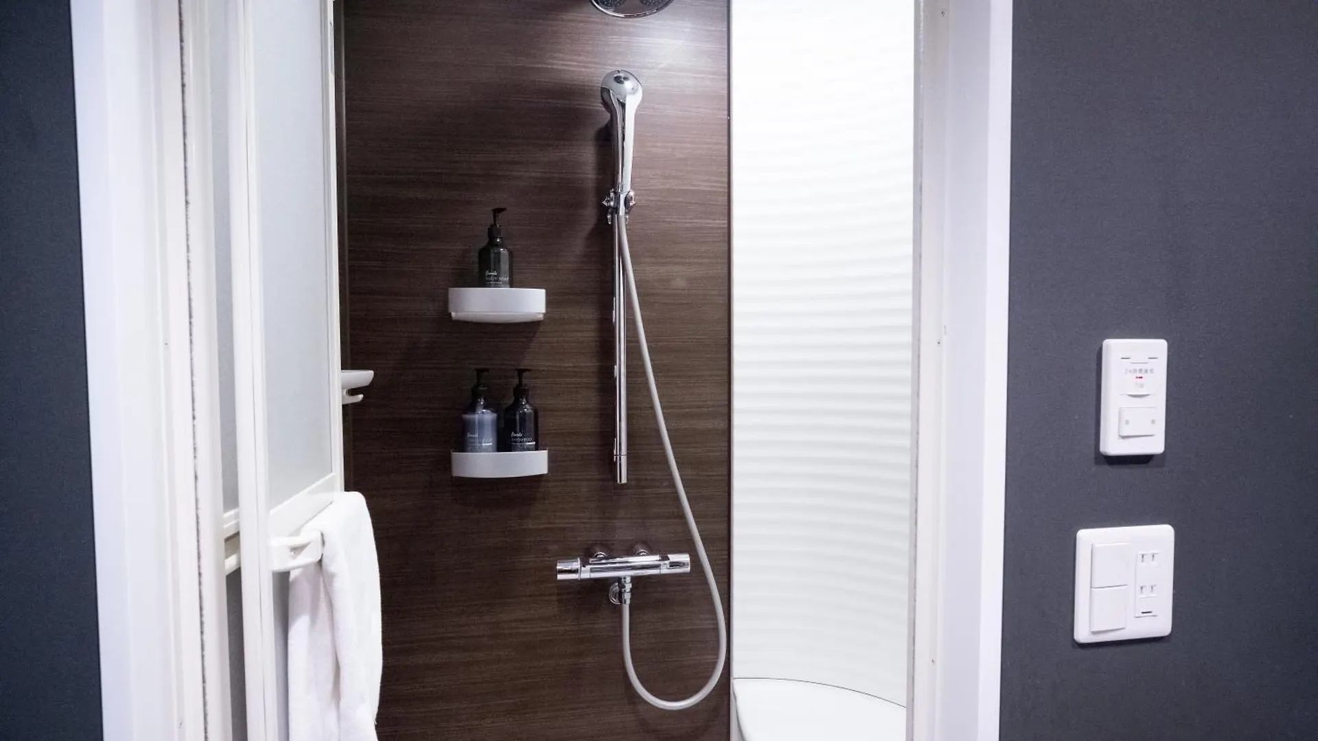 Wayfarer Shinsaibashi Hotel Osaka